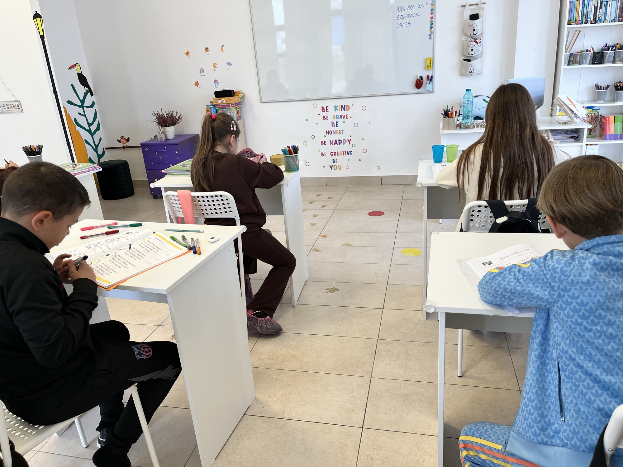 copii la activitatea Start Smart de la JoyClass
